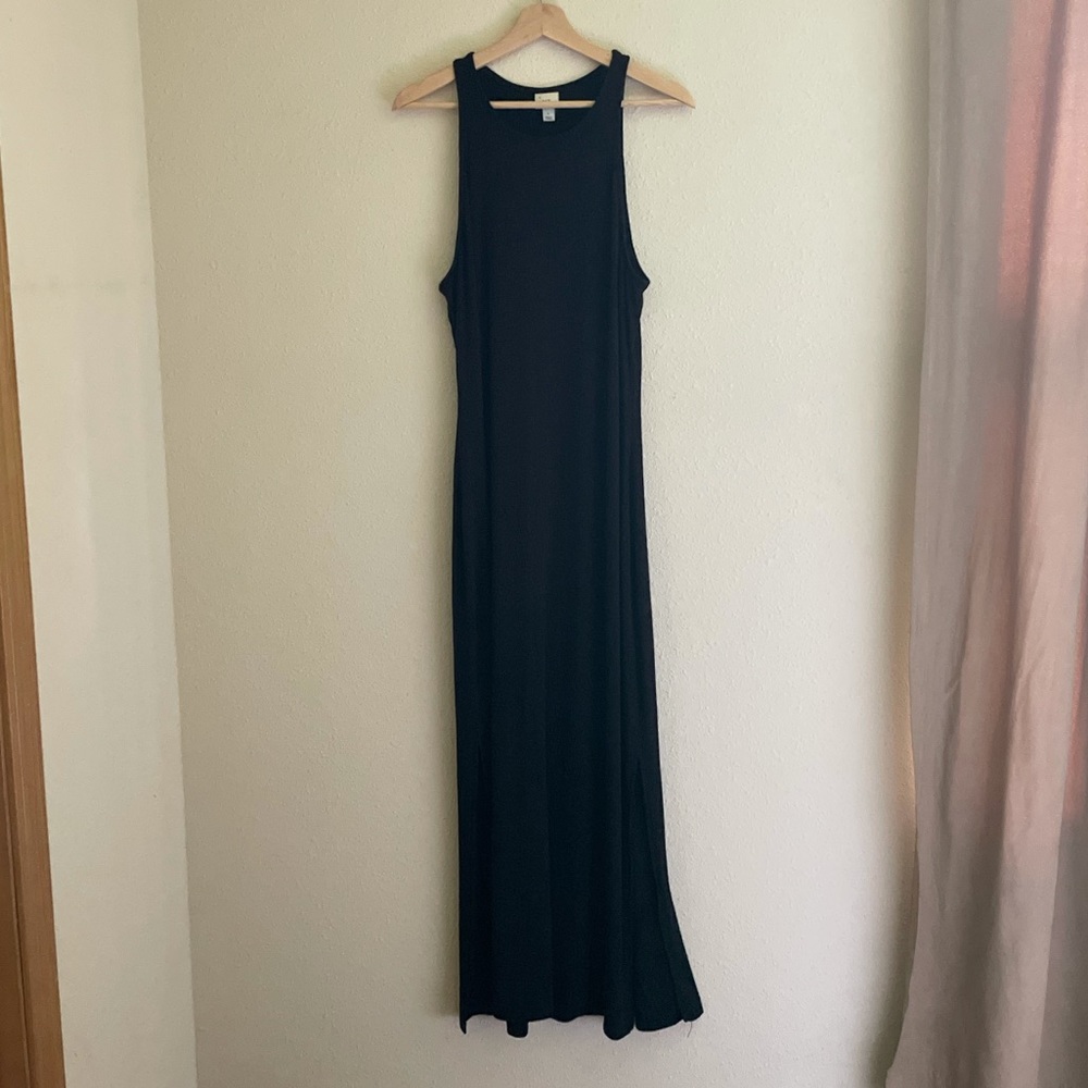 Black Ribbed Maxi Dress with Medium Slit